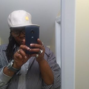 Meet your Posher, Edith